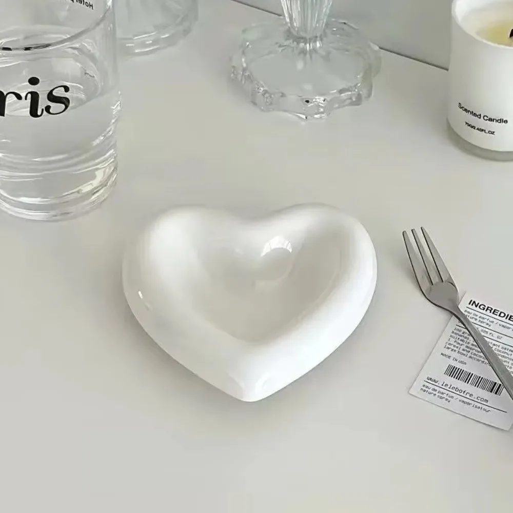 Cute Nordic Flavor Ceramic Sauce Bowl Heart Flowers Shaped Mini Seasoning Small Dish Seasoning Plate Snack Dip
