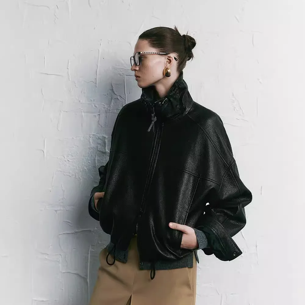 เสื้อแจ็คเก็ตหนังแกะทรงสั้นแบบมีปกตั้งสูงสำหรับผู้หญิง สไตล์มอเตอร์ไซค์ เงางาม แฟชั่นใหม่ เสื้อคลุมสำหรับสุภาพสตรี