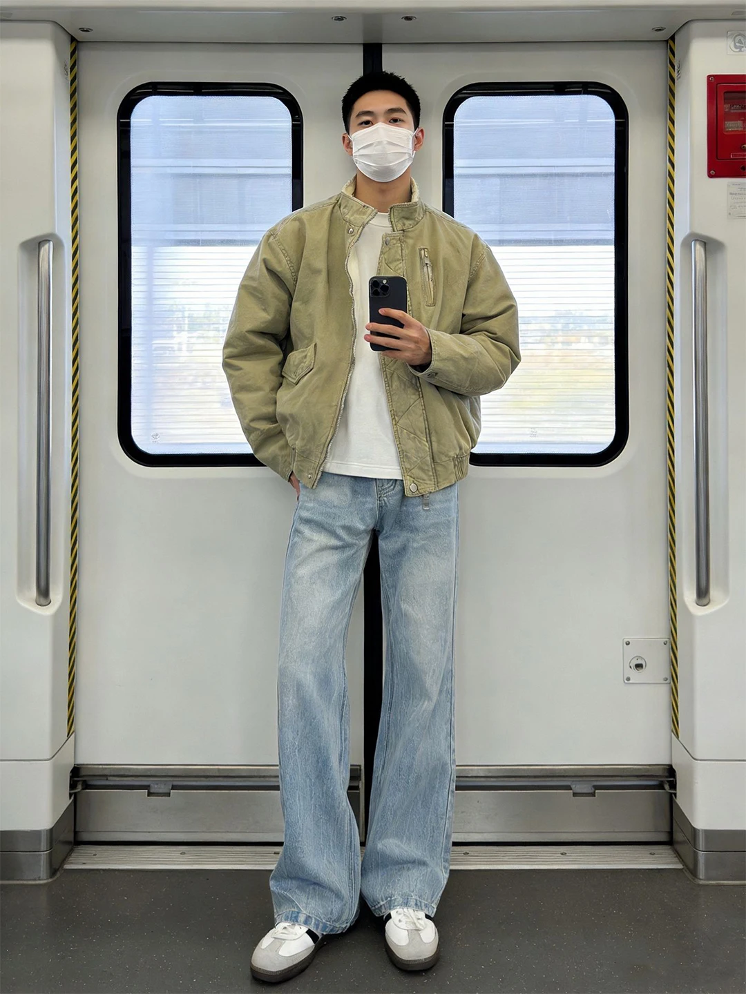 

Светло-голубые мужские джинсы с высокой талией, зауженные, прямого кроя, в американском стиле, из денима, с эффектом похудения