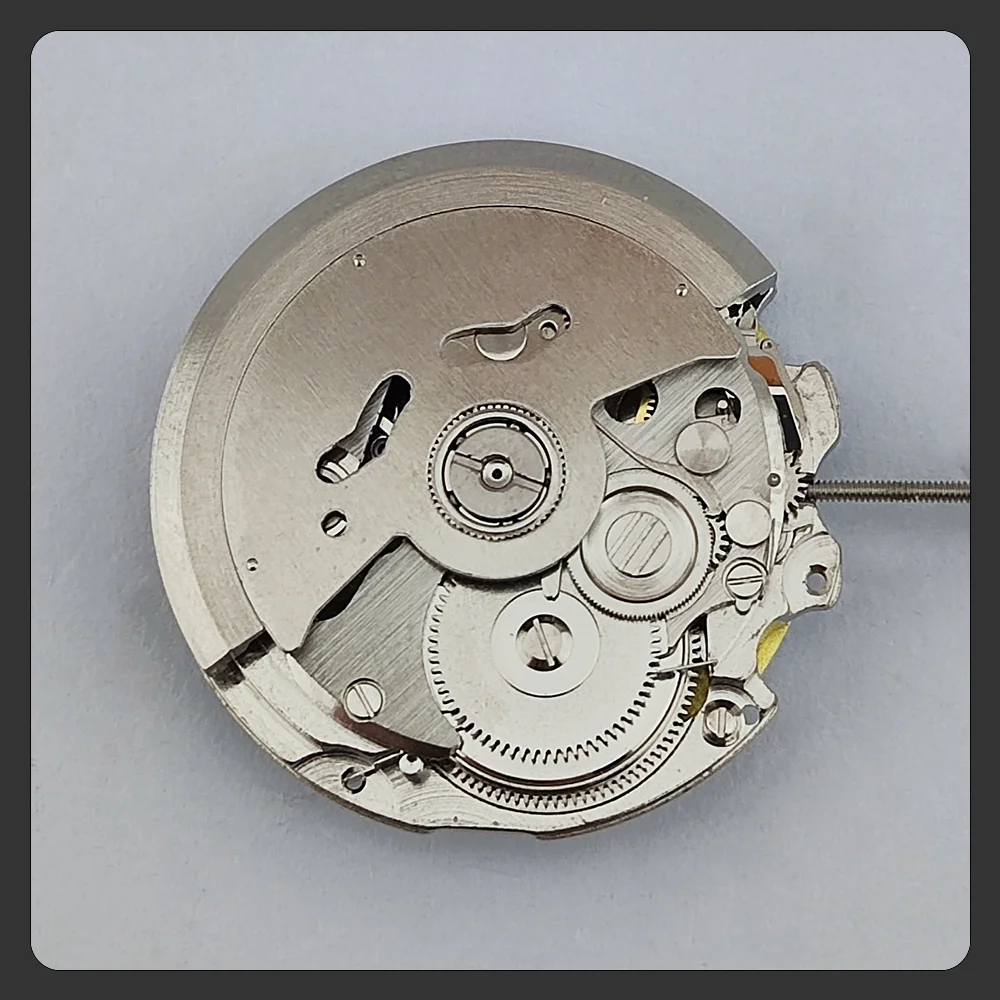 35 movement made in China can replace the Japanese original NH35 movement 3 o'clock movement watch automatic mechanical movement