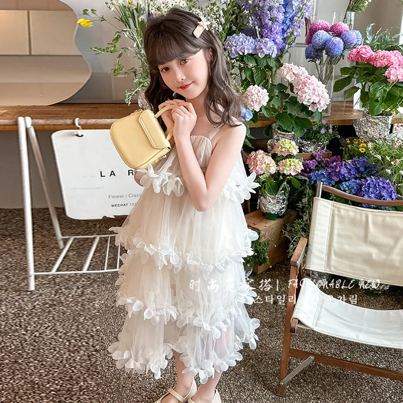 فستان بناتي صيفي 2025 موضة جديدة للأطفال فستان كعكة الأميرة البتلة فستان جنية بحمالات للأطفال