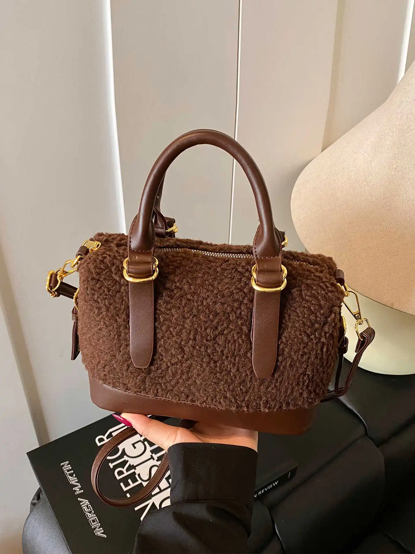 

Autumn Winter Chic Splicing Lamb Wool Women's Handbags New Fashion Retro Commuting Messenger Bags Trend Zipper Shoulder Bag