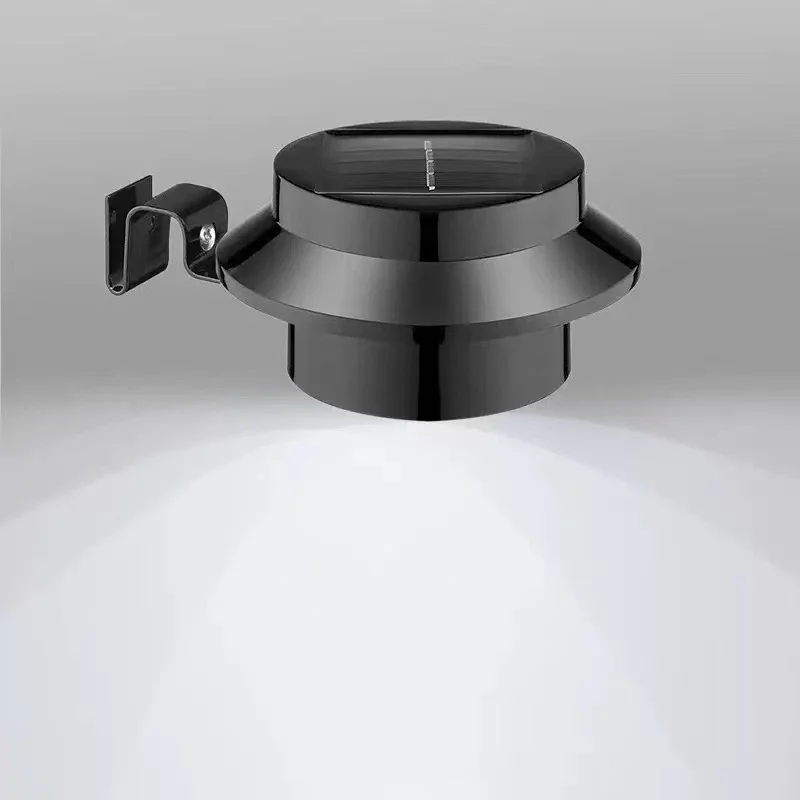 3 مصابيح LED تعمل بالطاقة الشمسية، مع وظيفة التشغيل والإيقاف التلقائي. مصنوعة من البلاستيك المقاوم للطقس. لا يتطلب الحفر