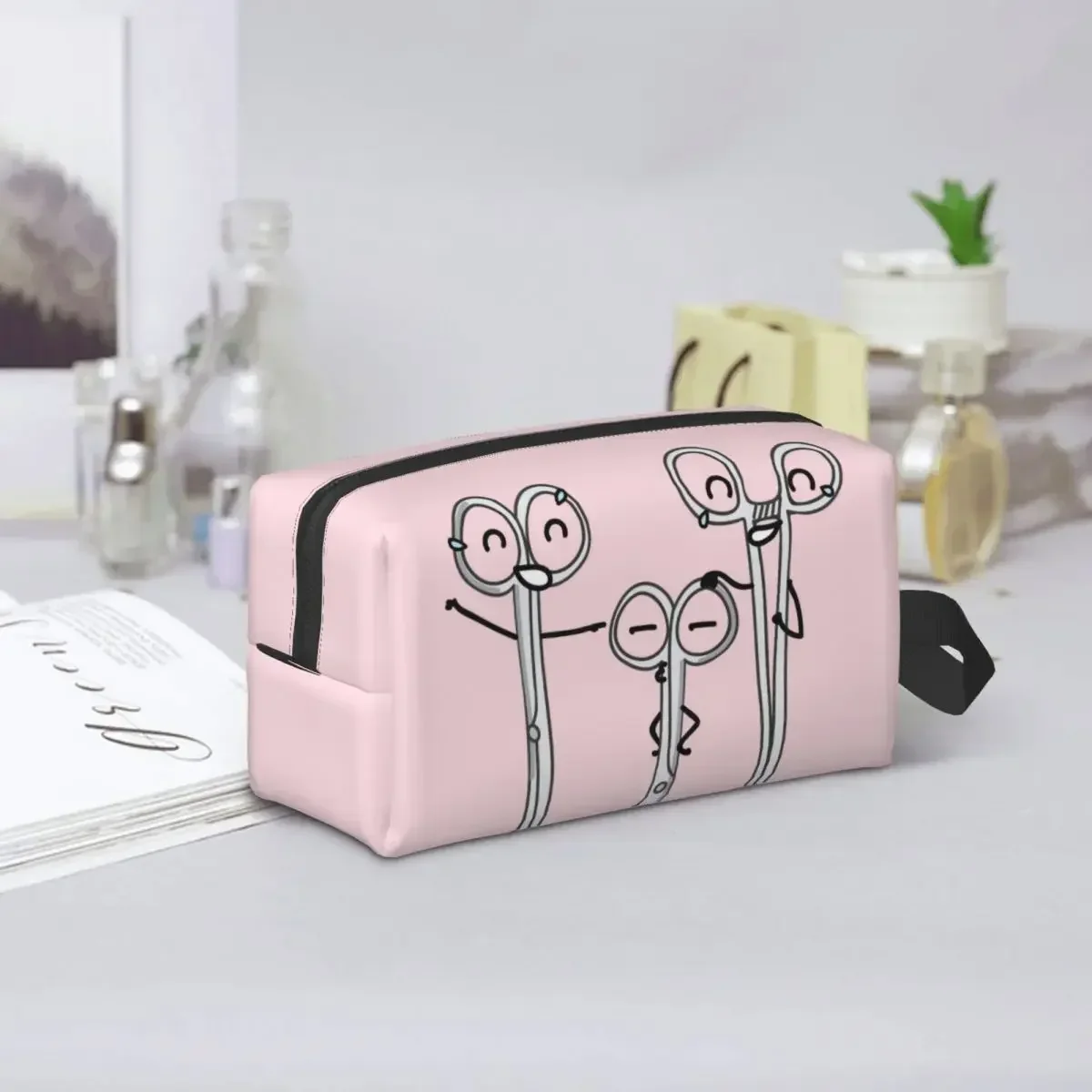 مخصص ممرضة السفر حقيبة مستحضرات التجميل للنساء الرعاية الصحية التمريض الأطباء ماكياج أدوات الزينة المنظم السيدات الجمال تخزين Dopp عدة