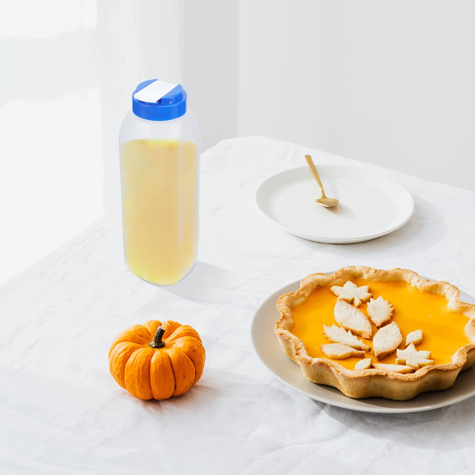 

Plastic Water Pitcher Large Capacity Cold Beverage Container Heat Resistant Juice Jug For Home Party Outdoor Picnic