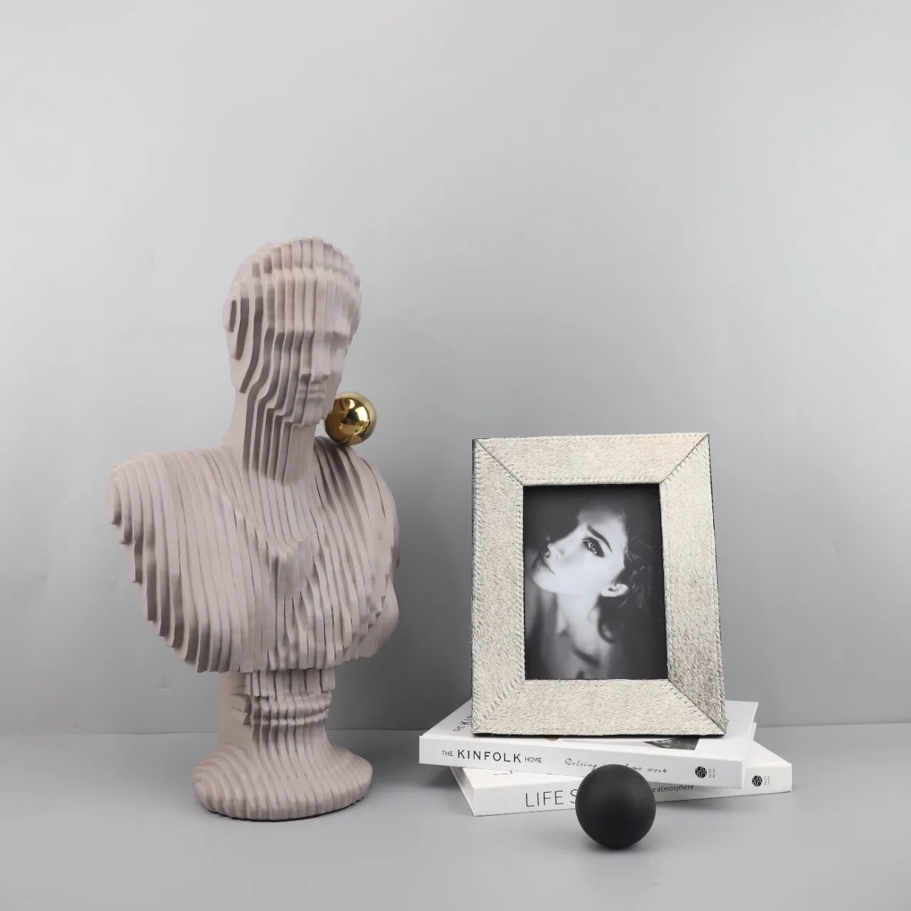 

Hot Modern Simple Resin Cut Shape Female Figure Art Sculpture Ornaments Living Room Bedroom Porch Home Accessories