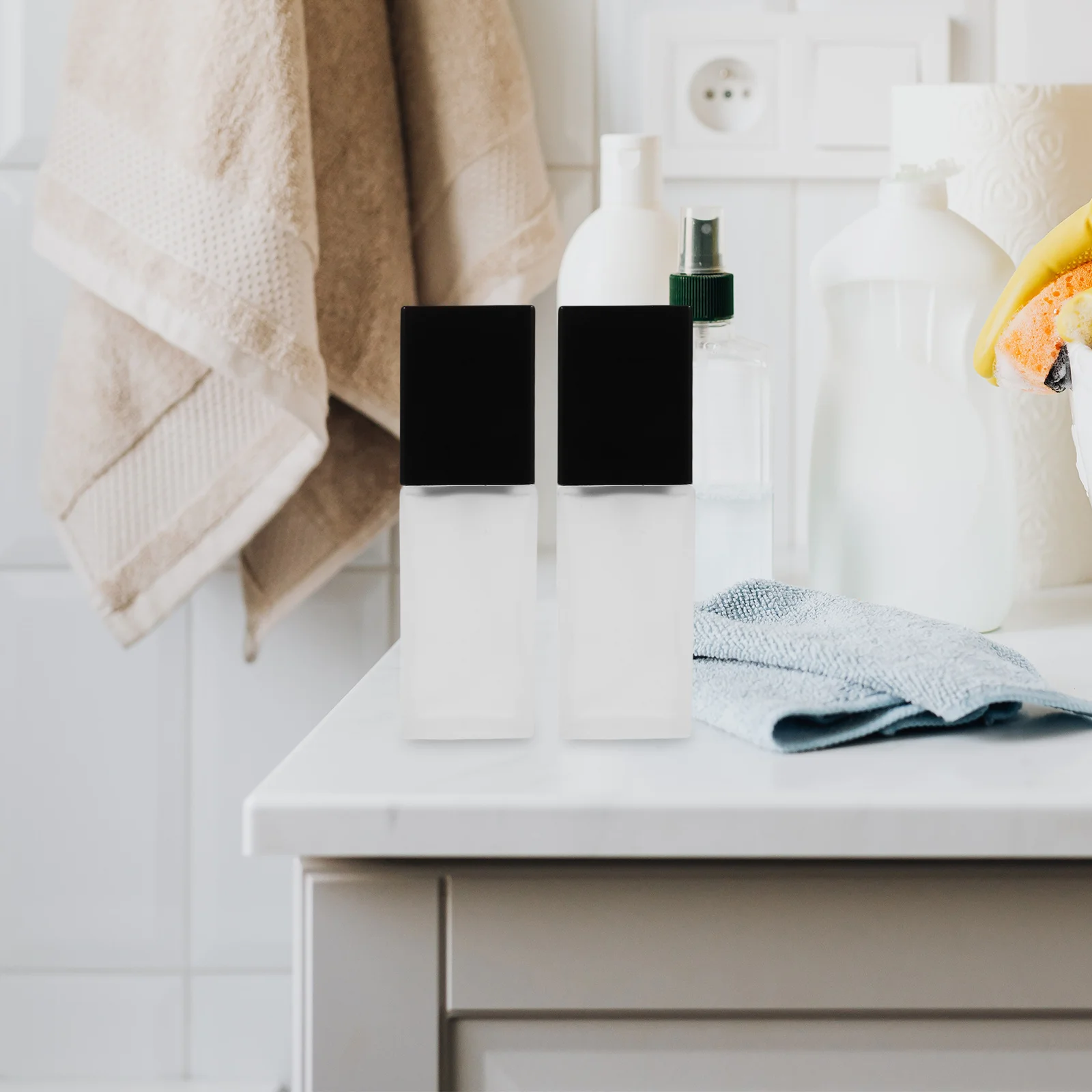 

3Pcs Press Pump Refillable Foundation Bottles Glass Lotion Storage Containers Travel Dispensing Bottles