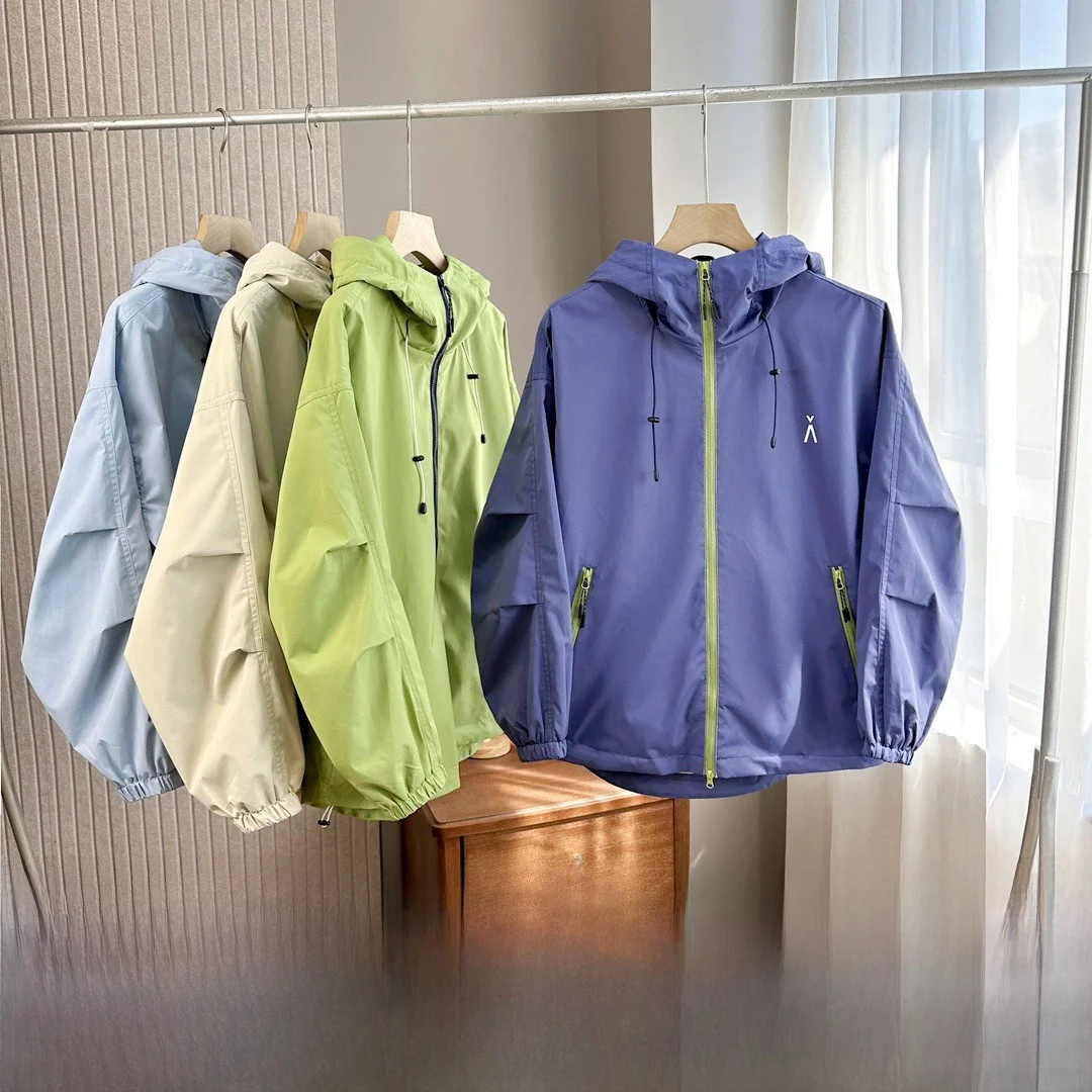 

Casual Outdoor Windproof Waterproof Hooded Jaet for Men And Women Couples Fre Sle All-Match Leisure Outerwear