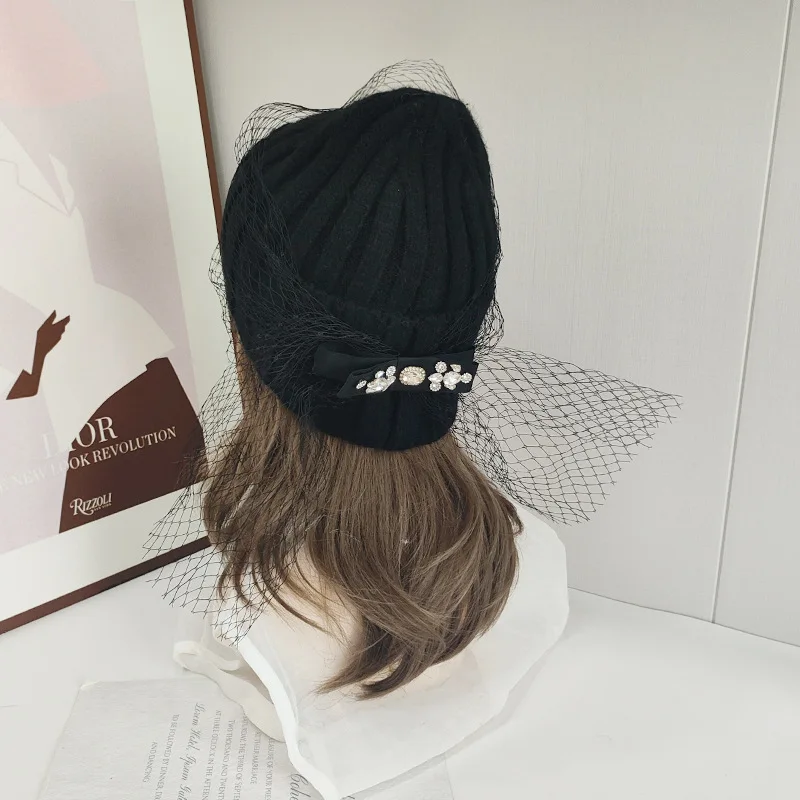 قبعة الحجاب النساء الشتاء الأنجورا قبعة متماسكة أسود أبيض دافئ ملحق للطقس البارد الخريف الرياضة التزلج في الهواء الطلق الطرف