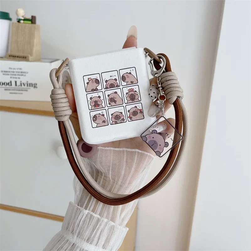 Funda de teléfono blanca Capybara para Samsung Galaxy Z Flip 6 5 4 funda protectora trasera para ZFlip4 ZFlip5 ZFlip6