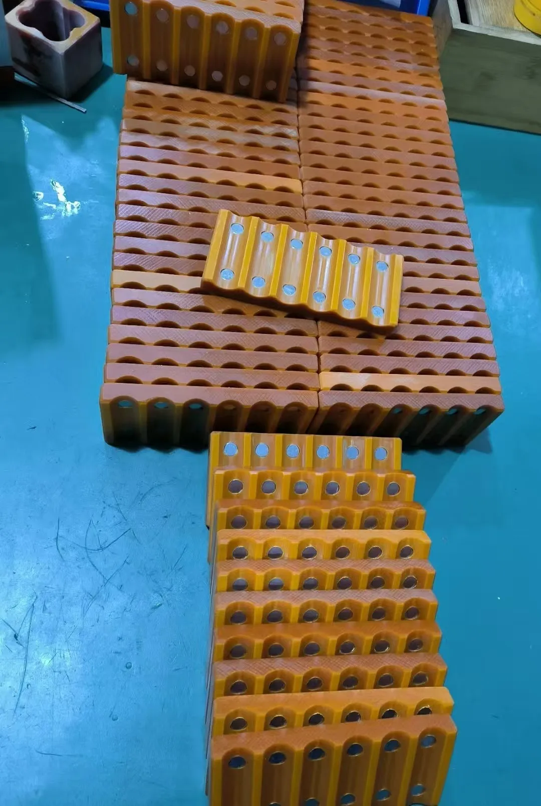 Alat las titik baterai 18650 cocok untuk pengelasan grup baterai dan pengelasan titik pada braket pengikat baterai.