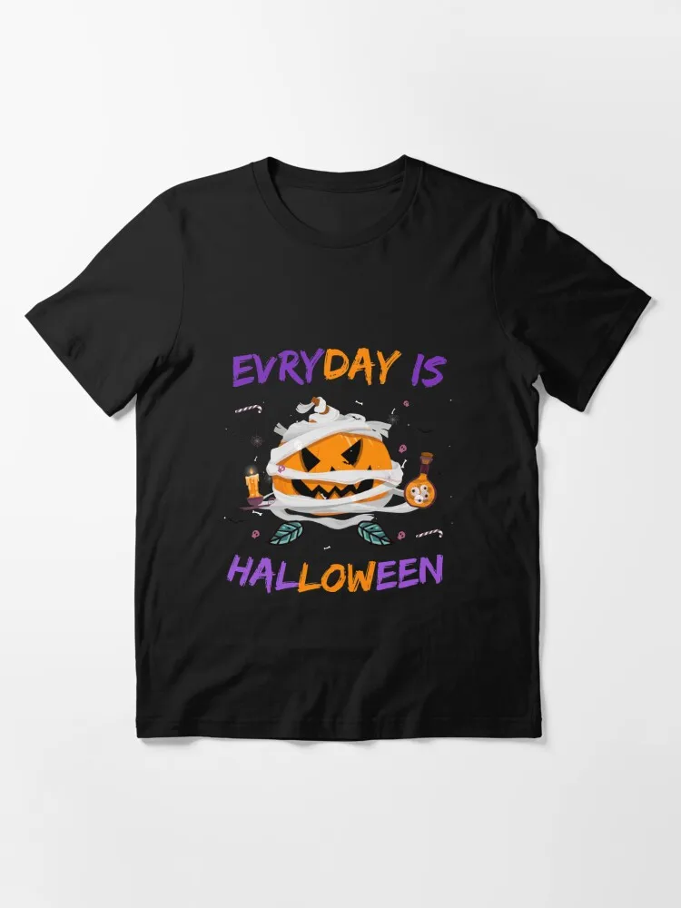 Everyday Is Halloween Trick Or Treat Retro spooky cat halloween Essential T-Shirt