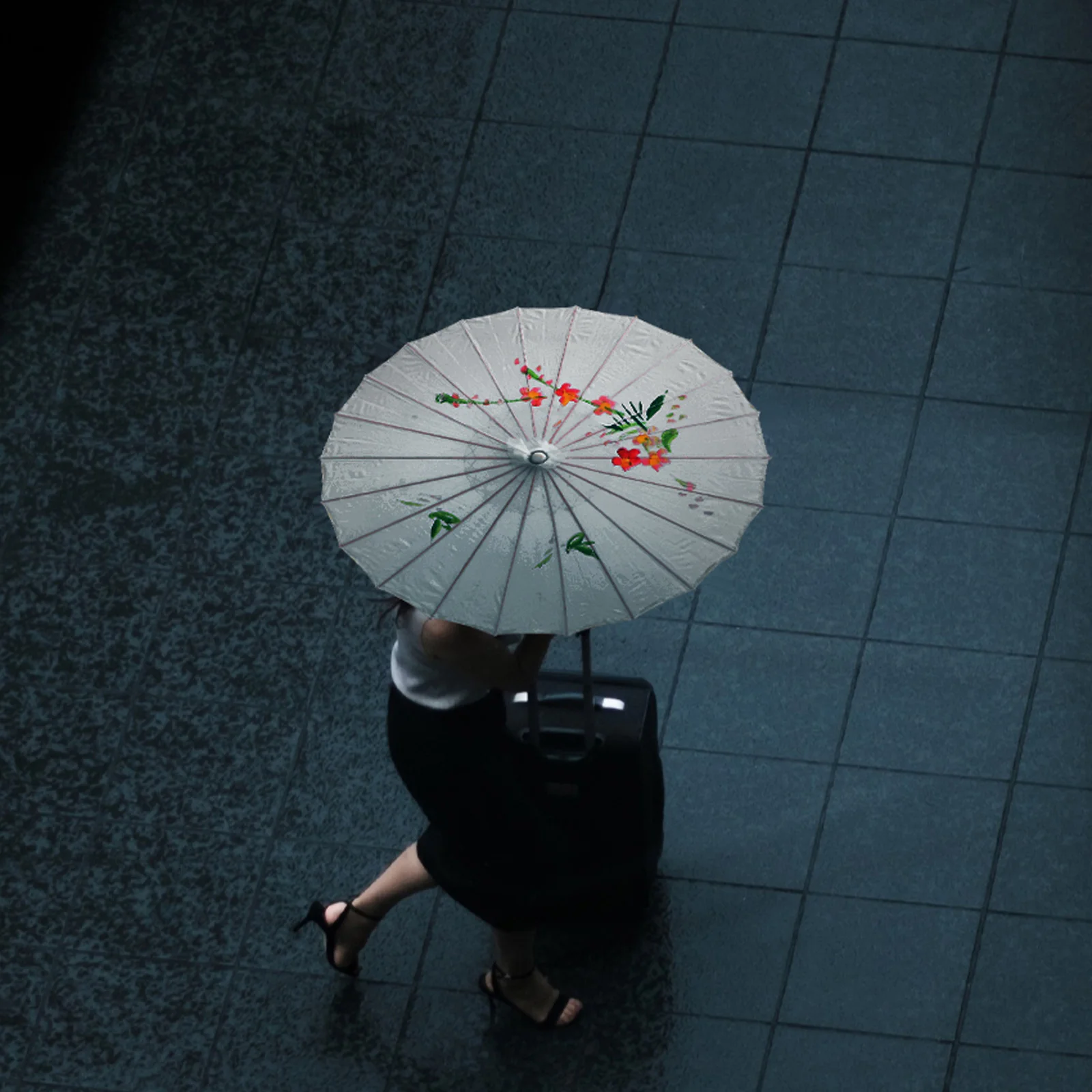 

Large Classical Flower Umbrella Custom Water Town Style Decorative Oil Paper Umbrella for Restaurant Home Decoration Photography