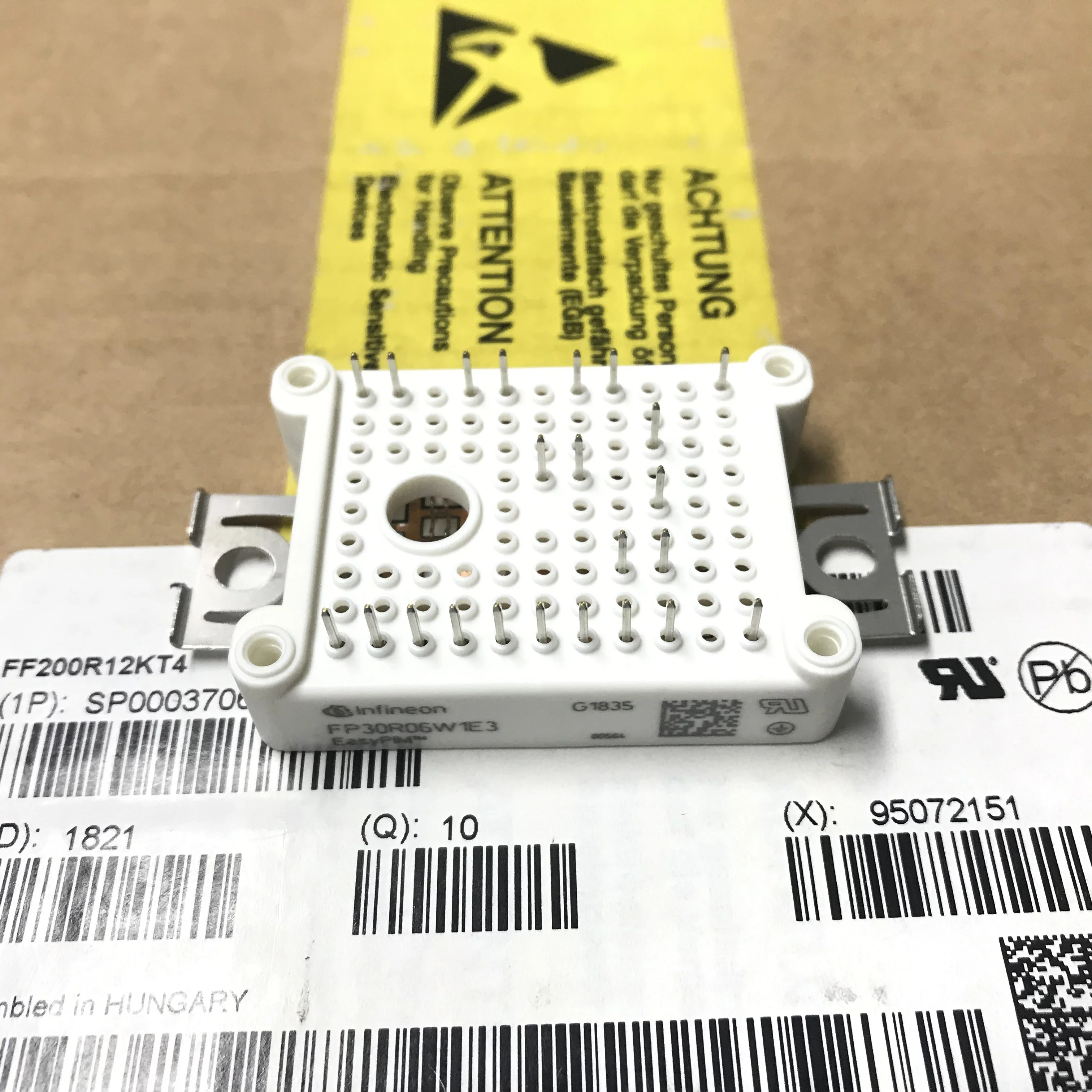 

FP30R06W1E3 NEW IGBT MODULE ORIGINAL 30A-600V IN STOCK