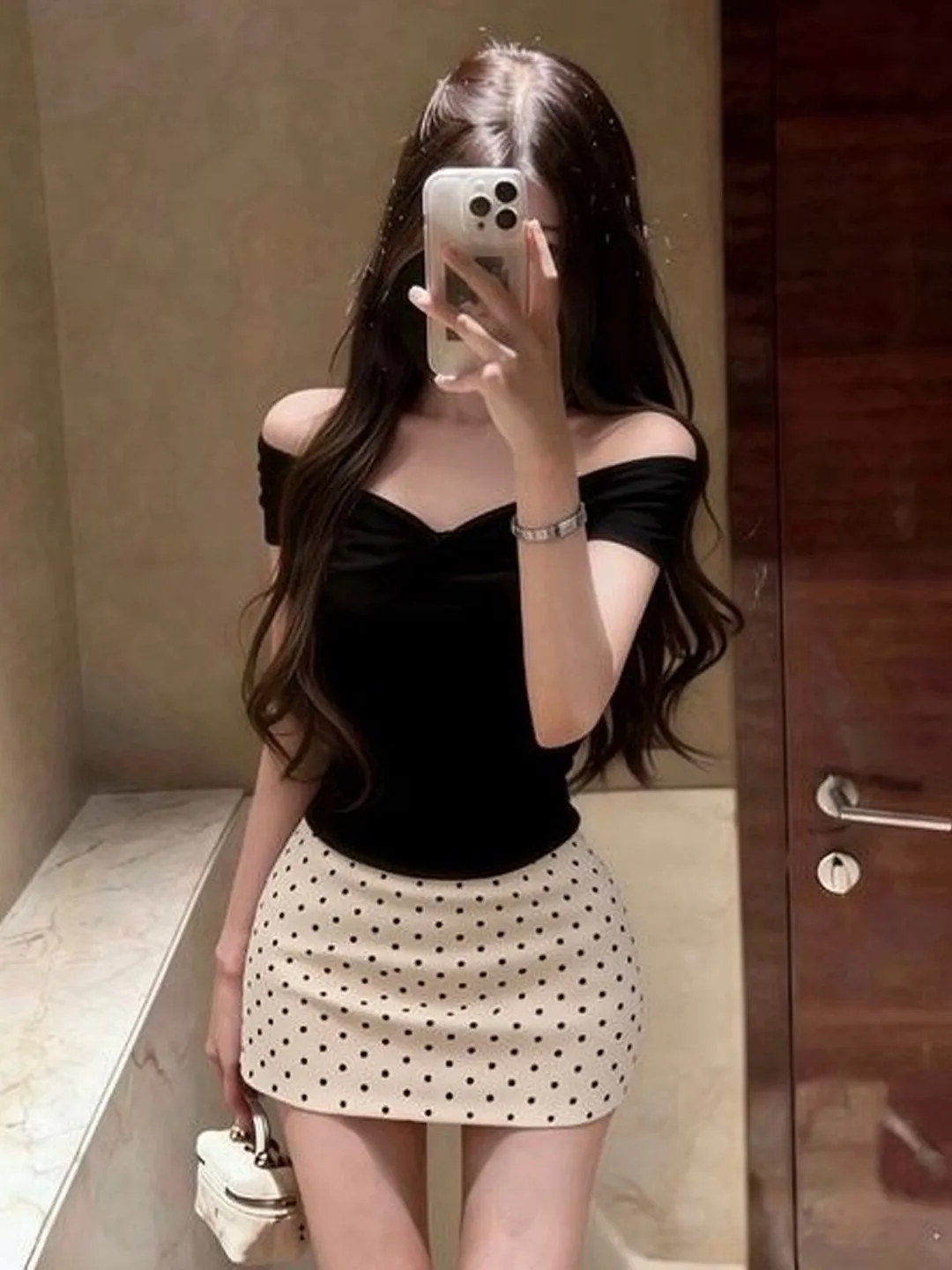 

Корейский стильный комплект из топа на одно плечо и полуюбки, уникальный и красивый, летняя мода, удобная женская одежда с короткими рукавами.