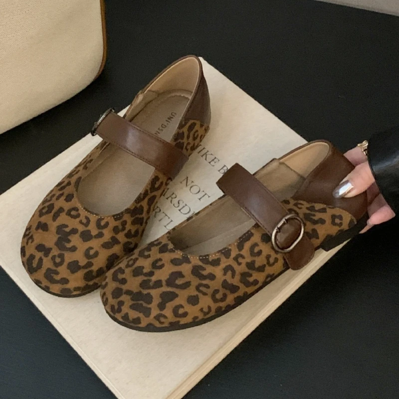 الرجعية جولة تو ماري جين أحذية النساء ليوبارد حزام مشبك الراحة الخريف الأحذية الإناث الضحلة ماركة غير رسمية حذاء مسطح النساء