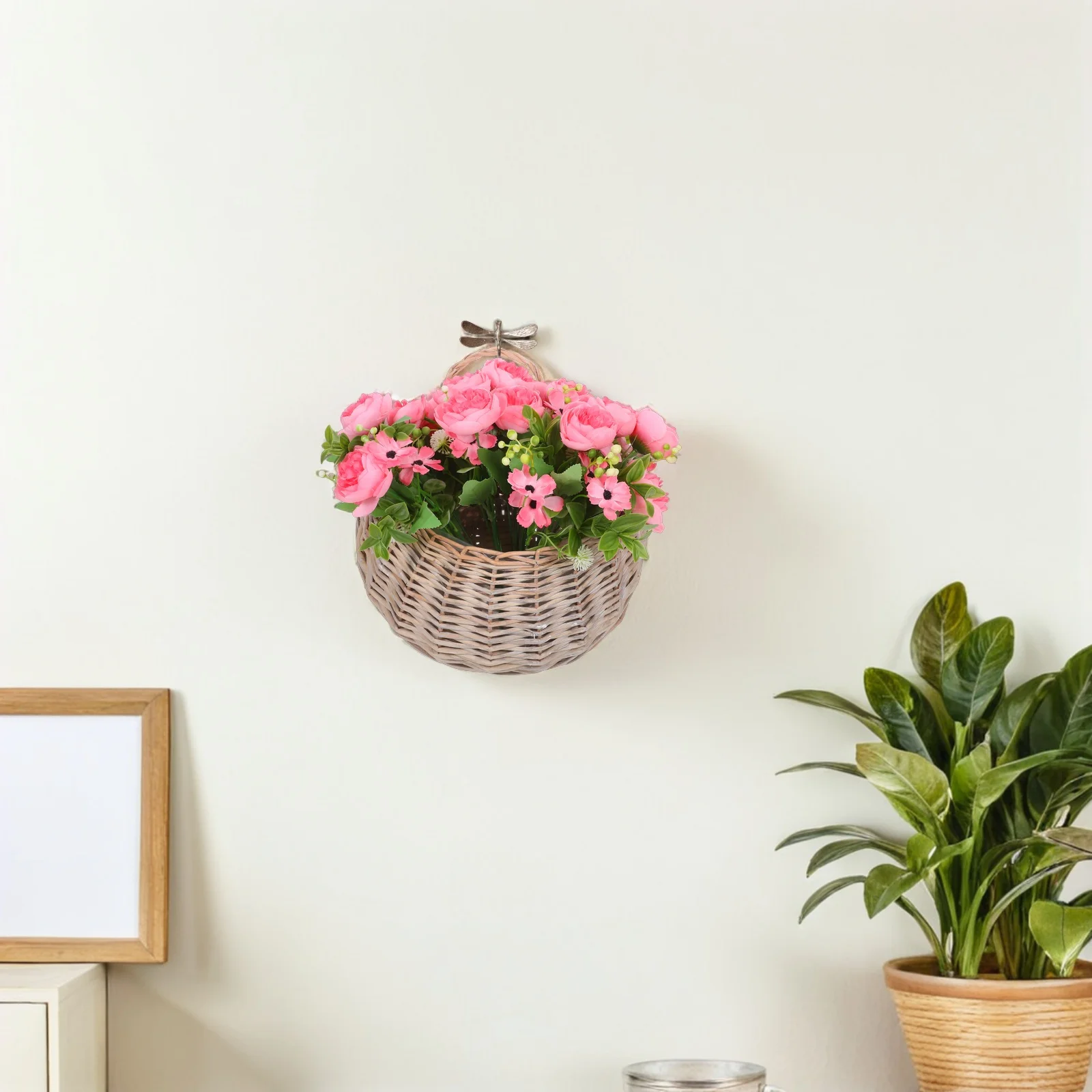 

Wall Mounted Woven Flower Basket Handmade Rustic Farmhouse Plant Holder For Wall Decor Garlic Potato Storage Willow Hanging