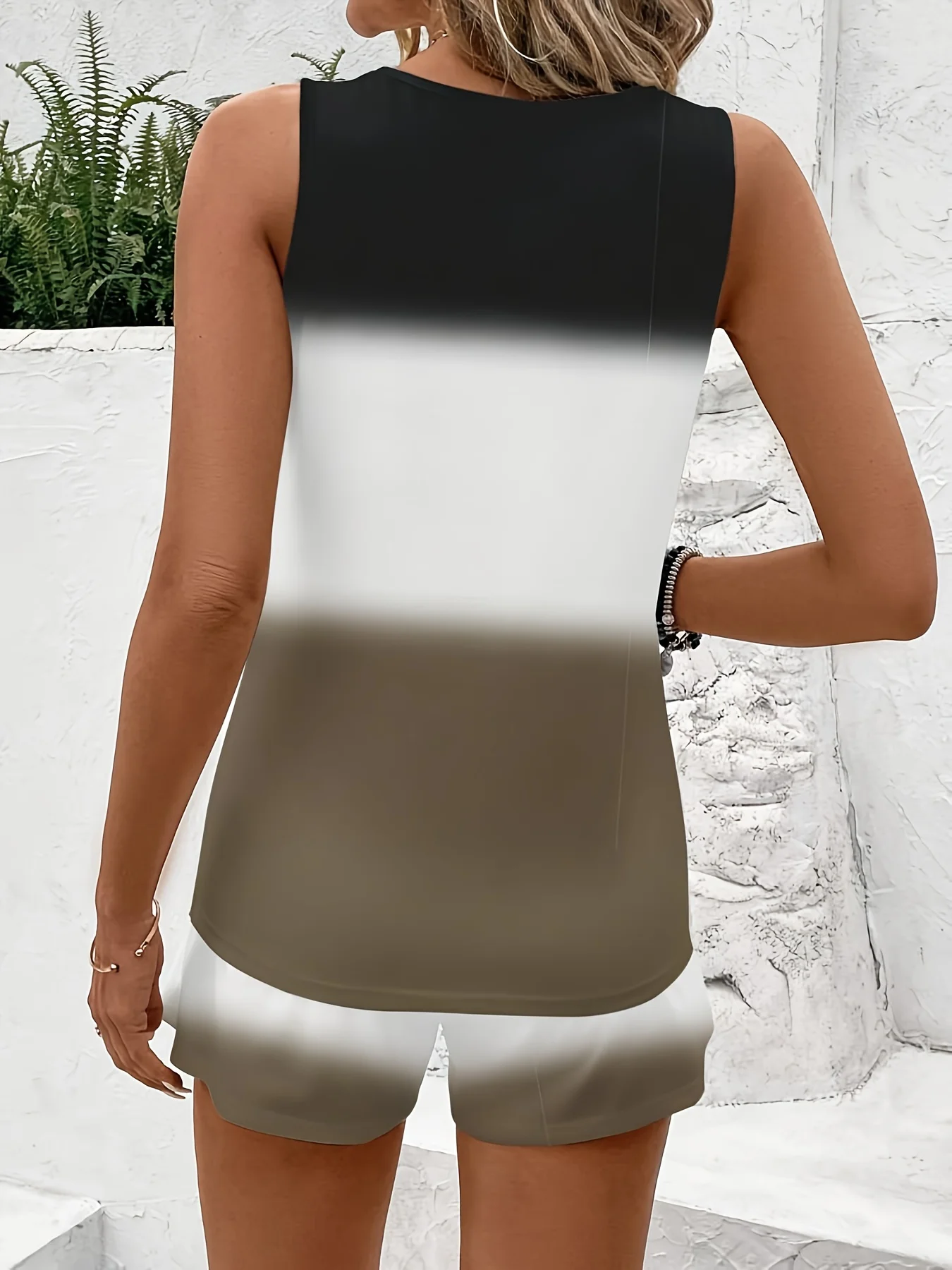Women's Gradient Sleeveless Round Neck Vest and Shorts Two-Piece Set, Suitable for Summer, Summer Outfit