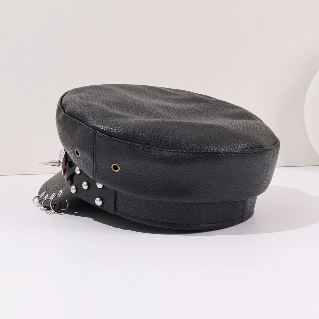 الظلام فاسق نمط برشام بو الجلود القبعات الإناث شخصية الجلود مشبك الرجعية الشارع مثمنة قبعة قبعة مسطحة #4