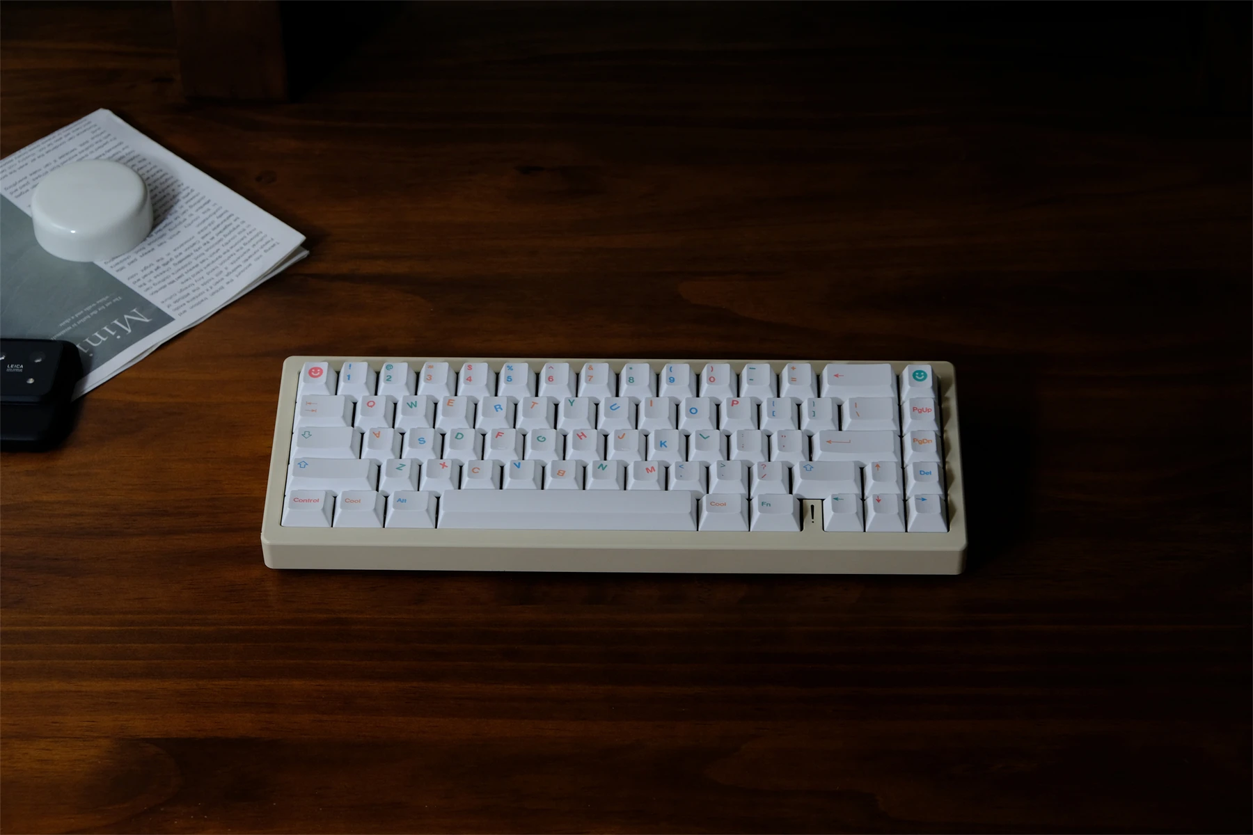 PBT Keycap GMK Cool Kids Keycap الكرز الشخصي صبغ التسامي مفتاح غطاء 130 مفاتيح للوحة المفاتيح mx GH60 Wooting 61 67 75 84 87 108