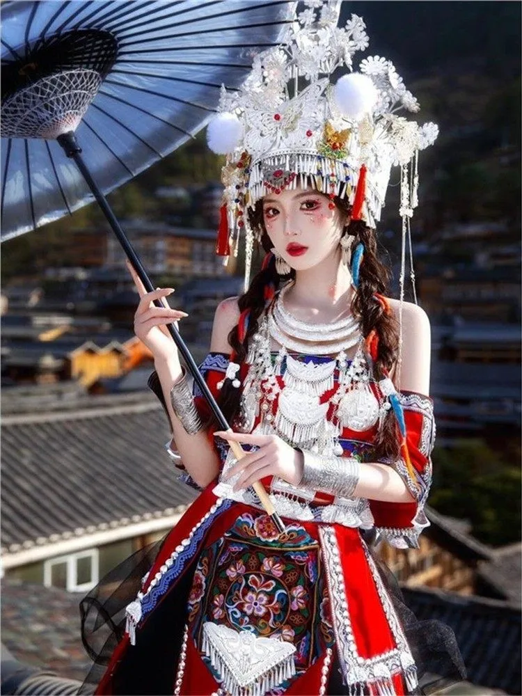 A new exquisite costume set for ethnic travel photography and portrait featuring exotic clothing