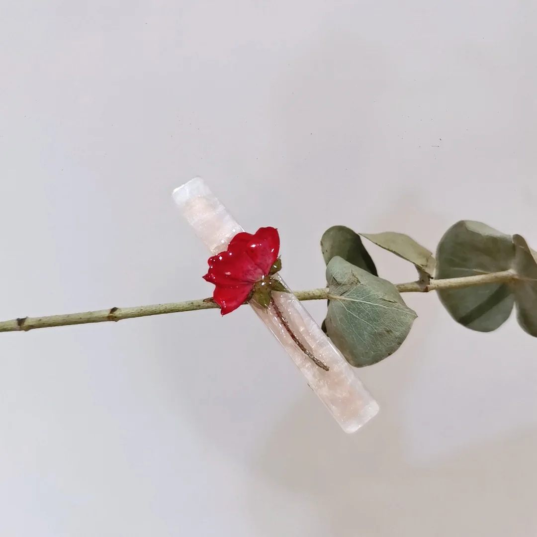 3293 Wholesale Rose Hair Clip Duckbill Clip Creative Plant Specimen Resin Hair Accessory Side Bang Clip Christmas Birthday Gift