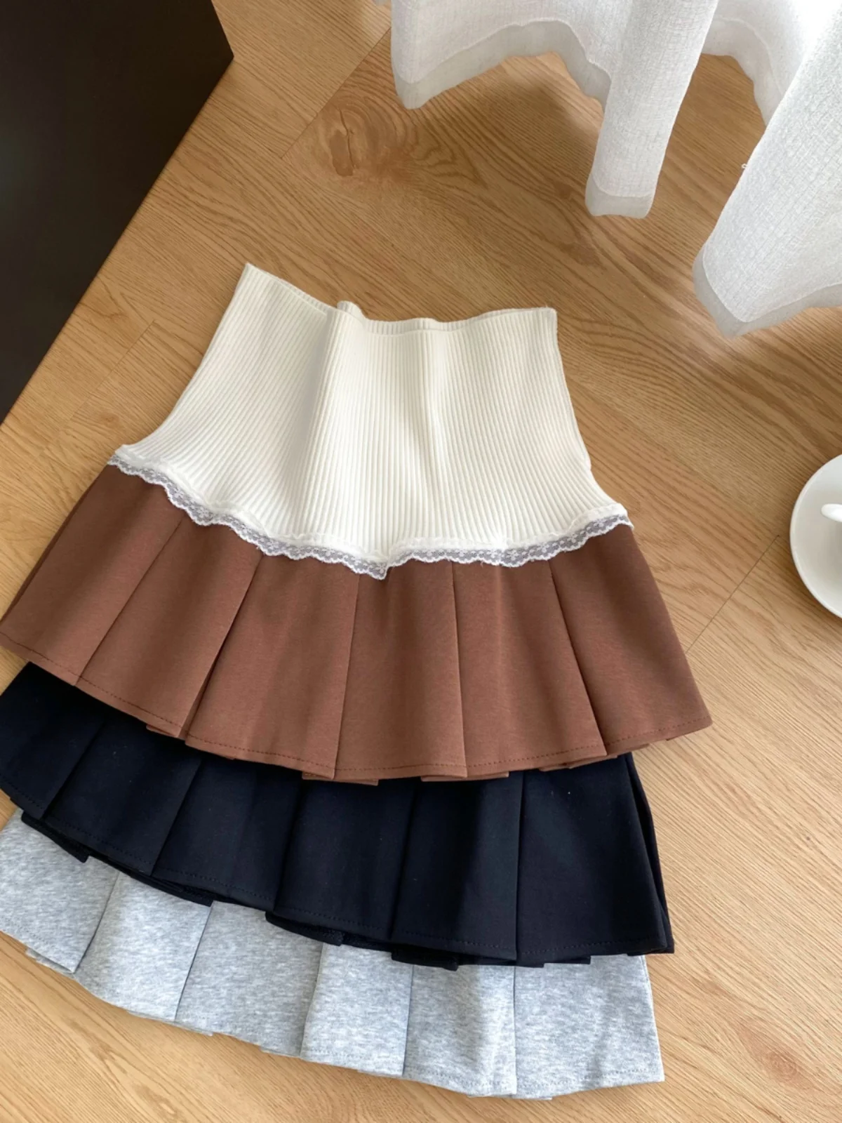 

Minimalist Knitted Lace Half Skirt for Women High Waist A-Line Short Skirt Retro Design Korean Style Commute Autumn Fashion