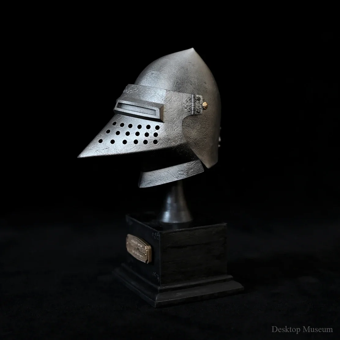 (ارتفاع كامل 135 ملم) خوذة الفارس الأوروبية المصنوعة من الراتنج المزخرف لسطح المكتب LTCP-394