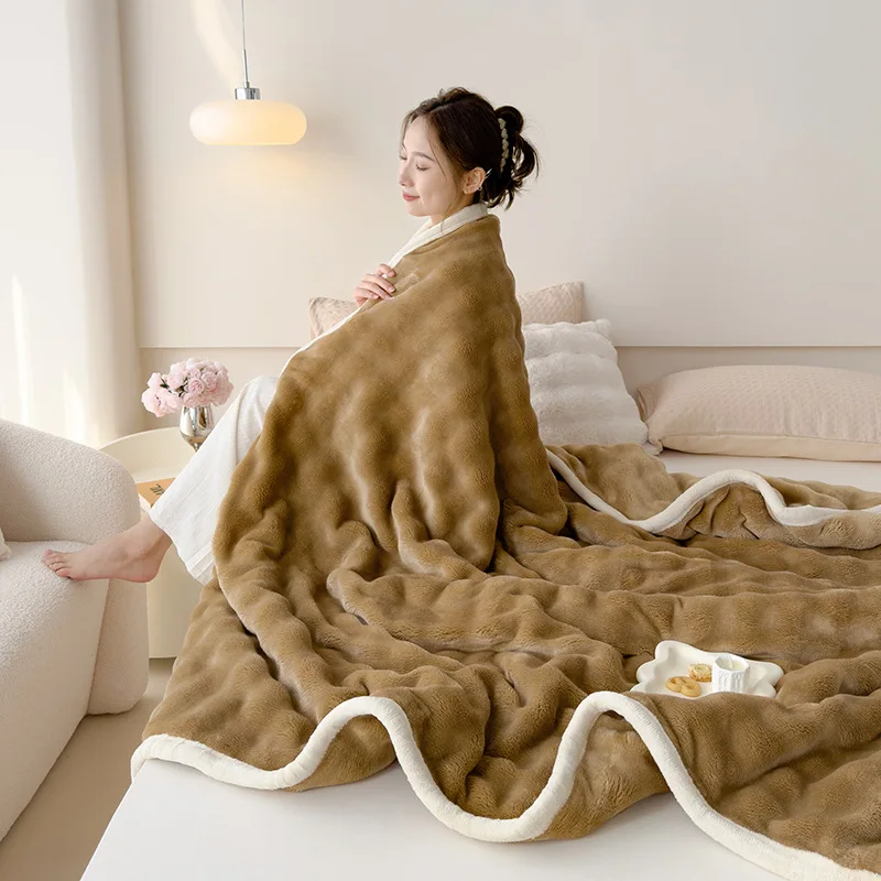 Class a Maternal and Child Bubble Comfort Rabbit Velvet Air Conditioning Nap Office Sofa Blanket