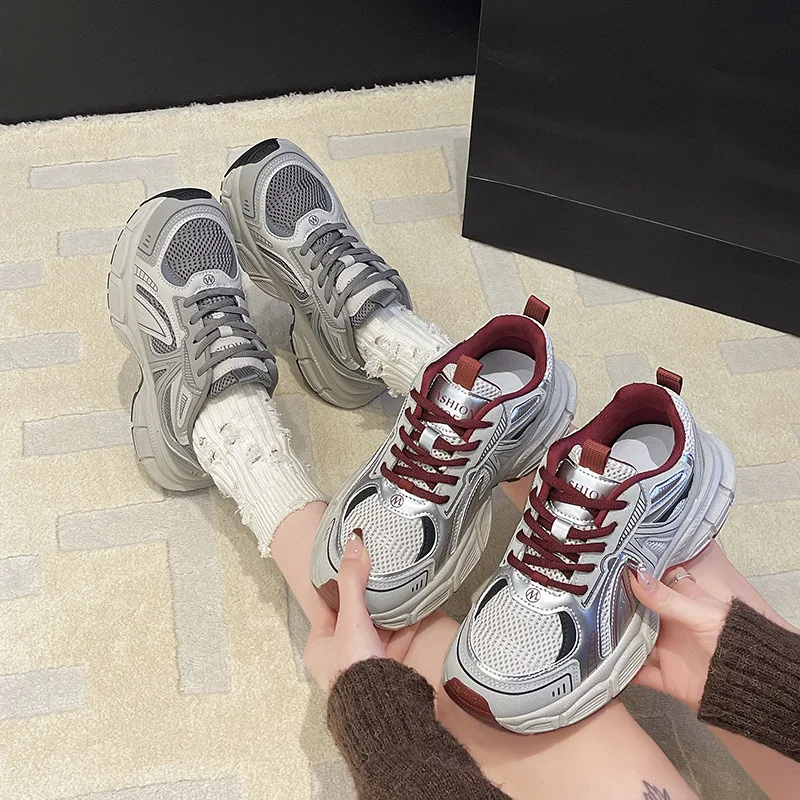 Туфли для папы, увеличивающие рост, женская новинка осени 2025, универсальная нишевая повседневная спортивная обувь, спортивная обувь на толстой подошве Туфли для папы, увеличивающие рост, женская новинка осени 2025, универсальная нишевая повседневная спортивная обувь, спортивная обувь на толстой подошве