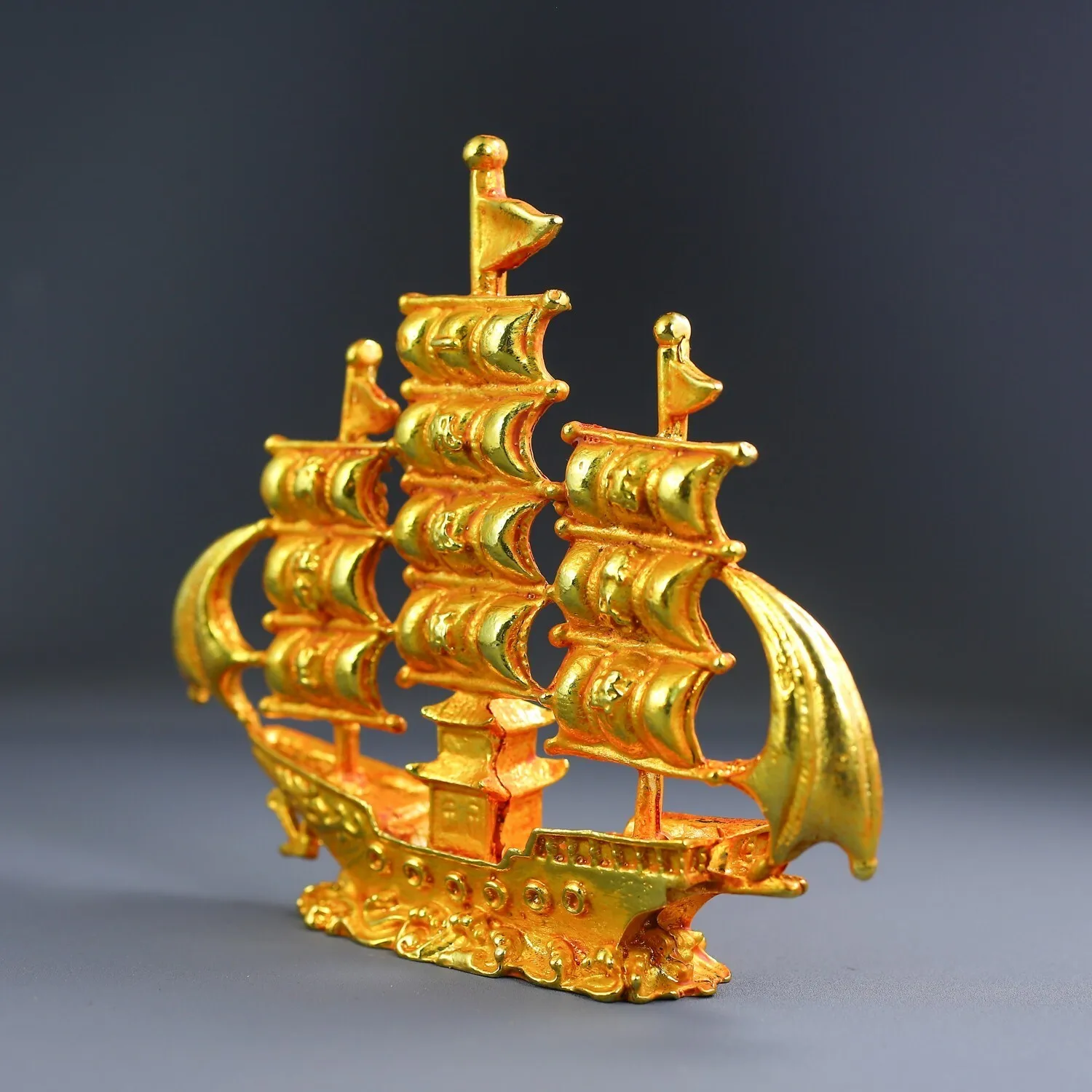 Copper gilded smooth sailing ornament