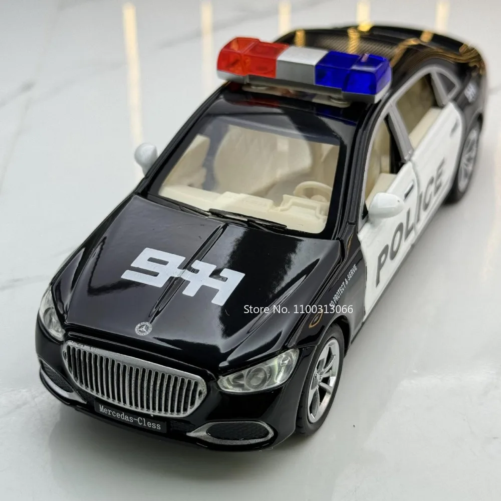 1/32 Scale Alloy Car Model Metal Diecasts S680 Police Car Model with Light Sound Pull Back Function Toy for Boy Collection Gifts