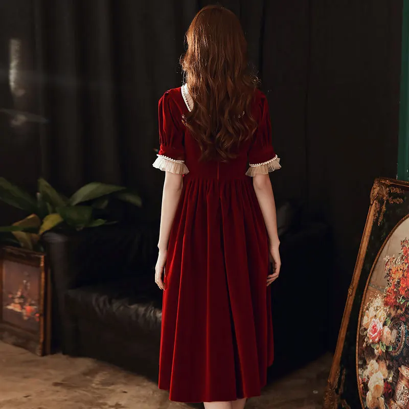 Abbigliamento da brindisi da sposa Vino Velluto rosso Temperamento Stile quotidiano Ritorno alla porta Abito da fidanzamento Spettacolo da donna