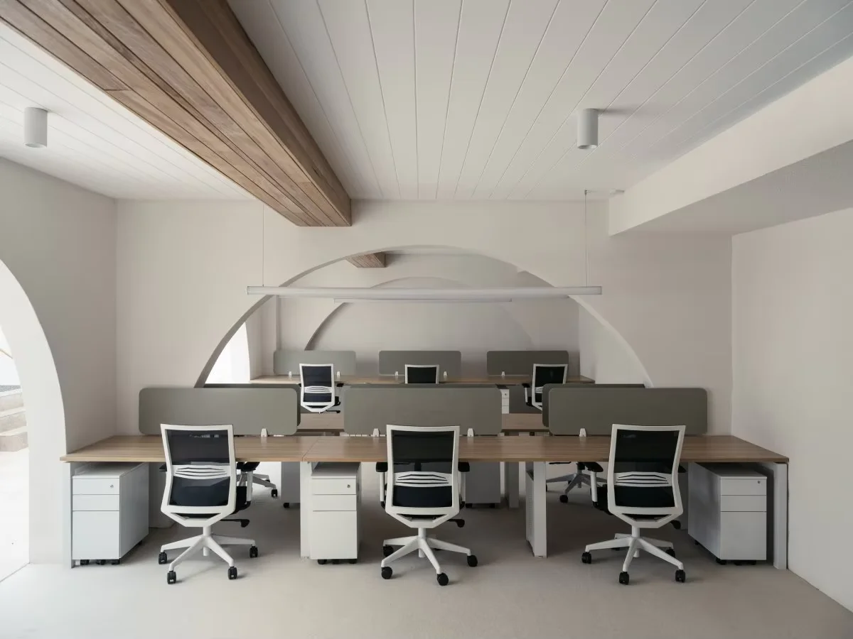 บริการออกแบบตกแต่งภายในสำนักงาน ซาห์ไห่  แบบมืออาชีพ สไตล์โมเดิร์น บริการออกแบบตกแต่ง พื้นที่ วางแผนการก่อสร้าง บริการรับออกแบบ 3 มิติ