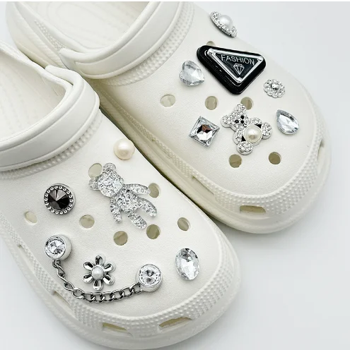 Buckle Cute Pearl Bear Water Diamond Chain DIY Shoes Decorations New Fashion Set Hole Shoe Charms Accessories Shoe