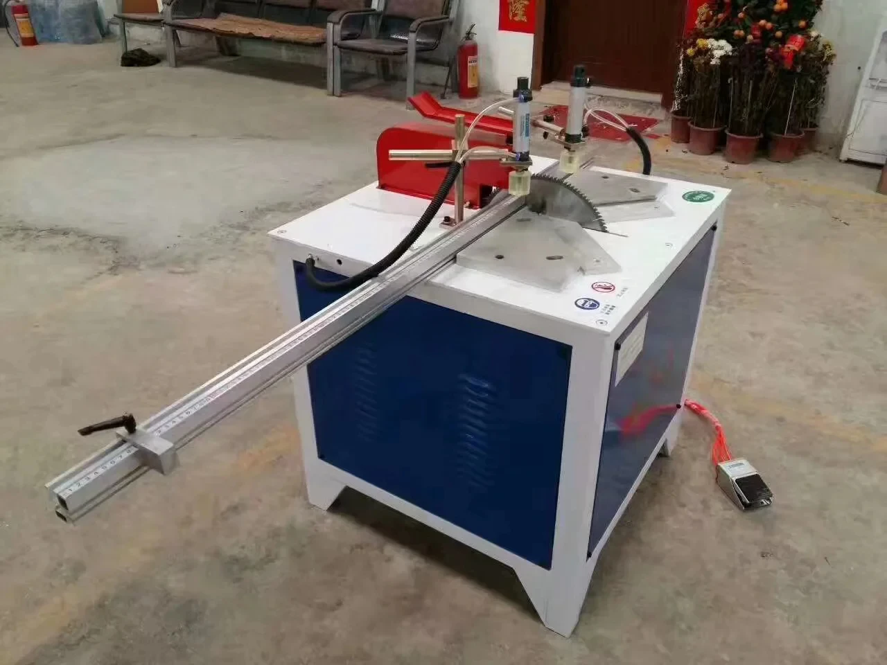 

Hot sales 45 Degree Aluminum Profile Cutting Machine, 90 Degree Aluminum Cutting Machine For Door And Window
