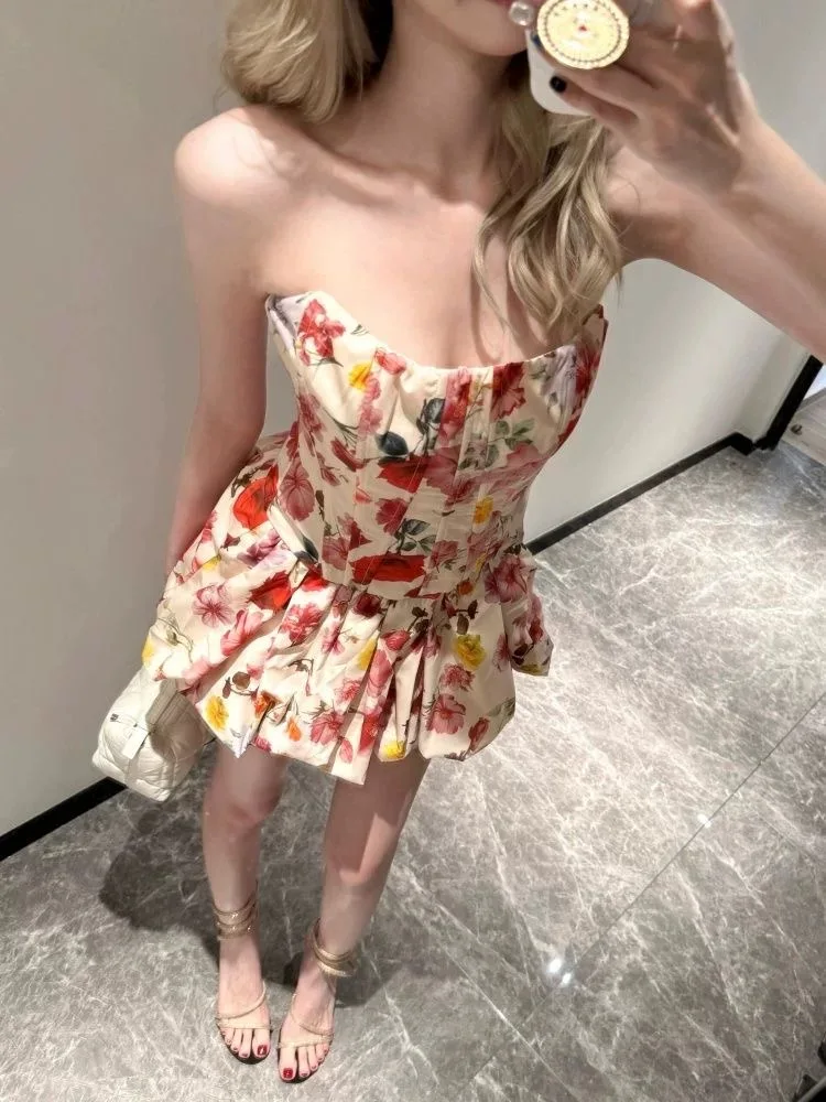 

Летний комплект из двух предметов с цветочным принтом: топ без бретелек и пышная юбка, дышащий, для женщин, короткий, без рукавов