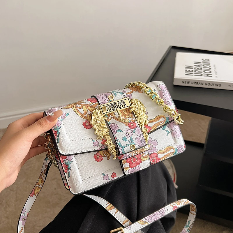 

Elegant Women's Leather Shoulder Bag - Lightweight Crossbody Purse With Detachable Strap & Golden Accents