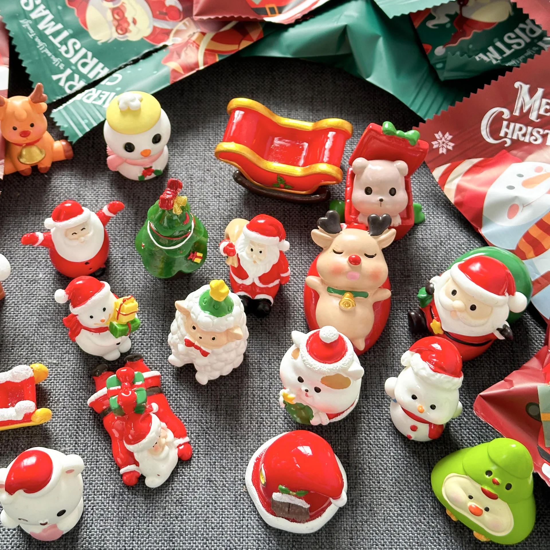 Independent Blind Bag Santa Claus Gift Prize Miniature Figure Toy Snowman Christmas Decoration Ornament Set