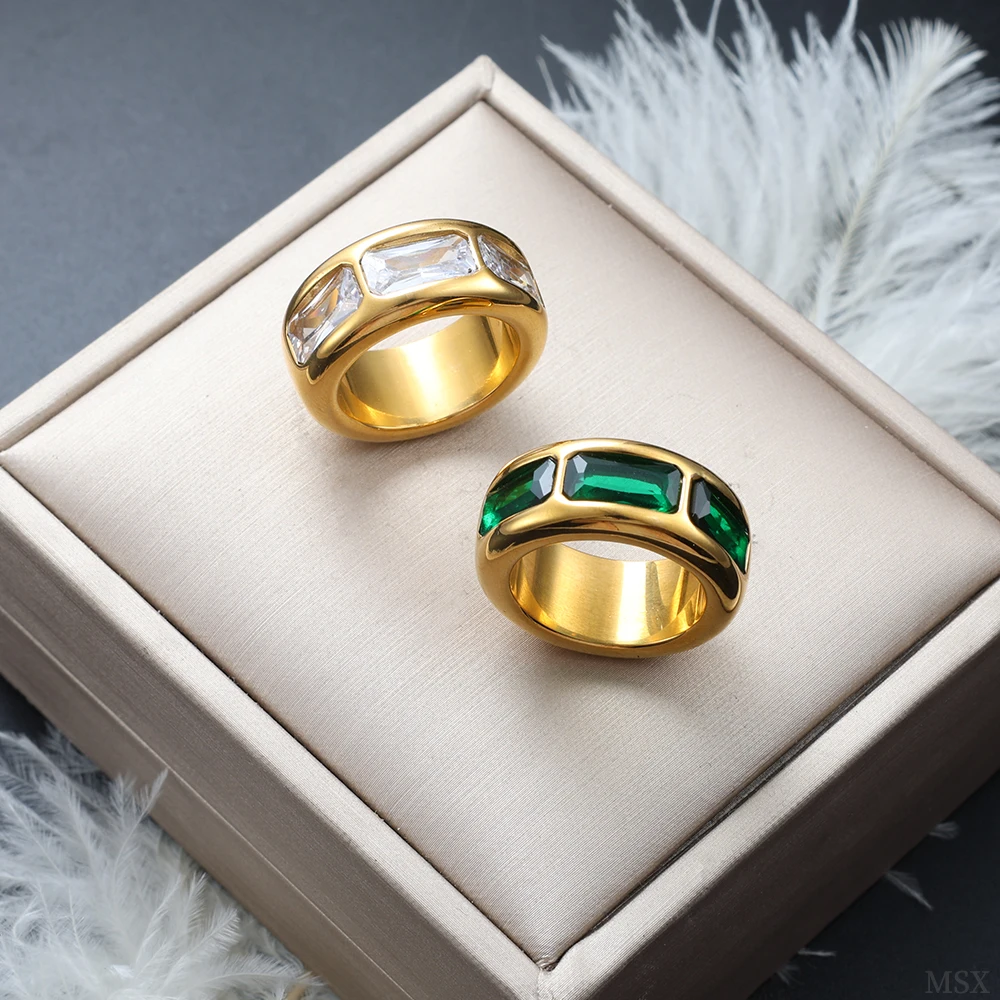 Luxury Vintage Inlaid with Three Green Zircon Wide Rings Niche High-end Titanium Steel Circle Ring Cocktail Party Wear Jewelry