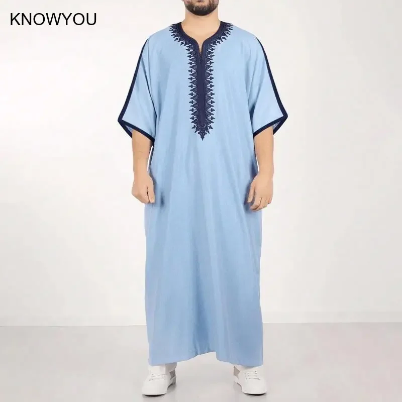 Striscia ricamata Jubba Thobe Abbigliamento islamico arabo Musulmano Thobe Moda Abaya Stile marocchino Abito lungo da uomo musulmano