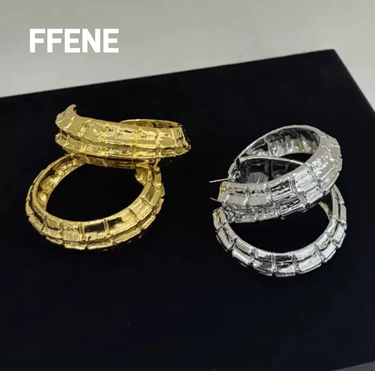 

[Personality] European and American retro luxury crocodile texture C-shaped earrings, fashionable and high-end, trending earring