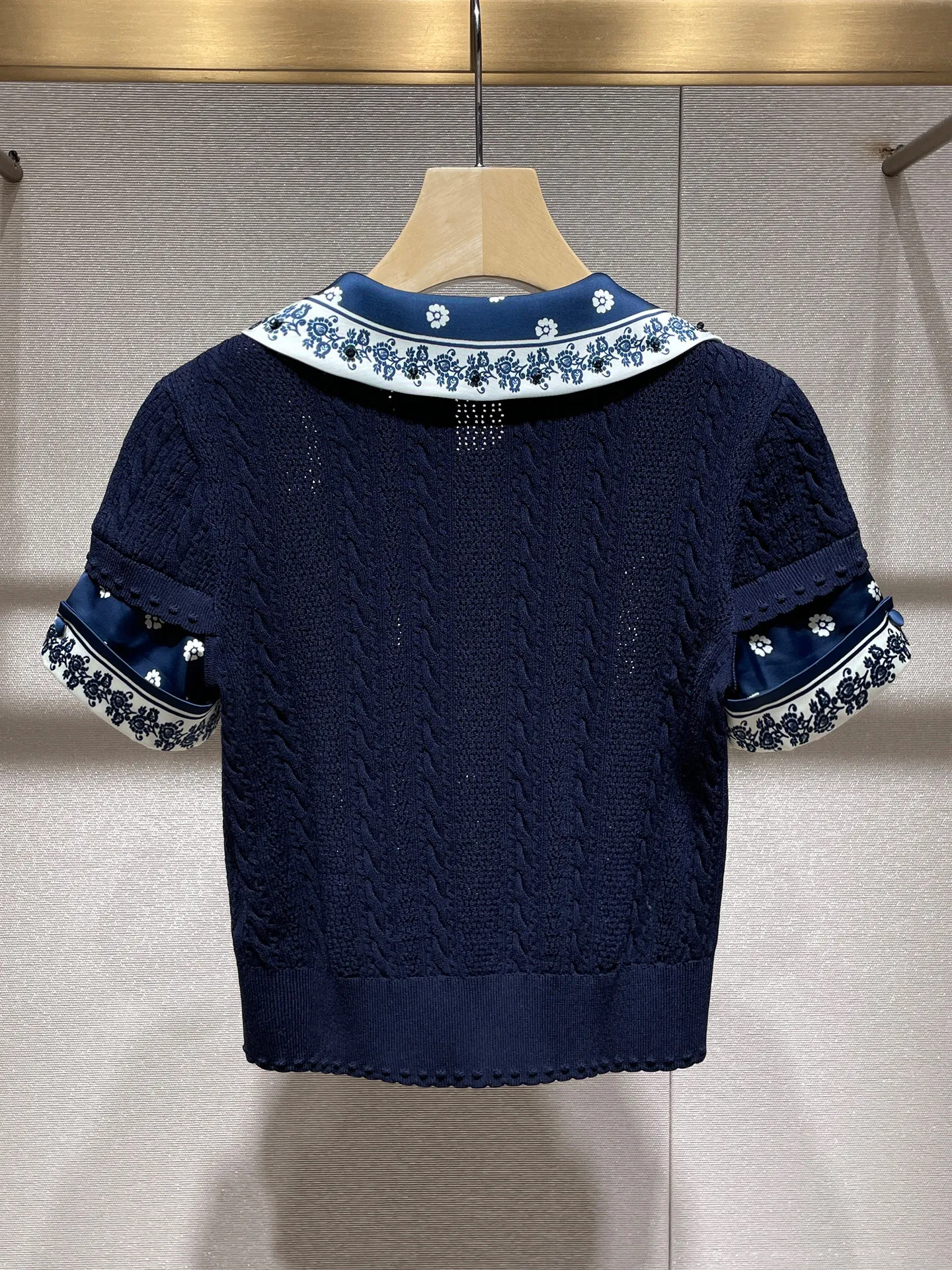 Design short-sleeved top 26 summer niche chic silk scarf bow tie premium knitted sweater