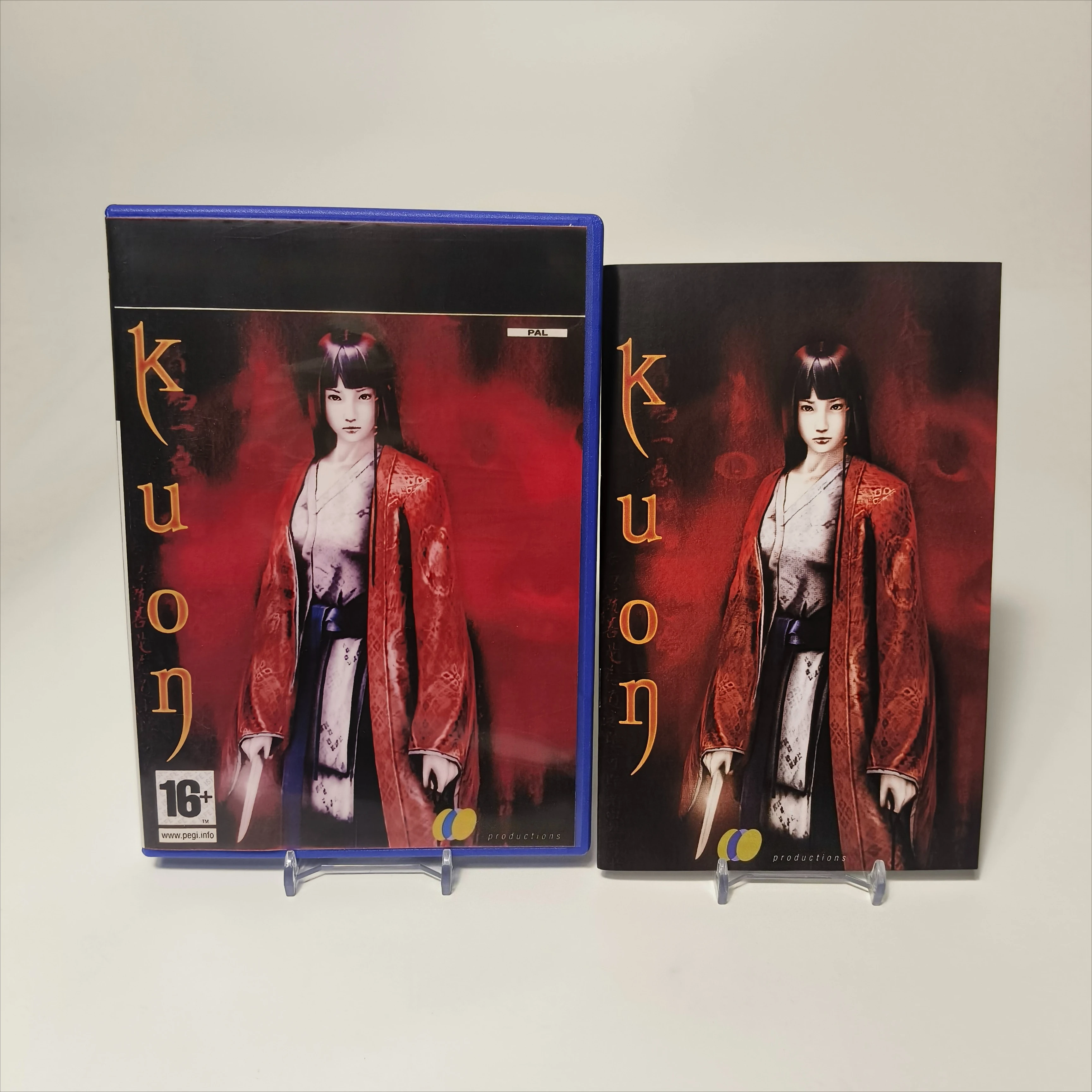 Kopia gry na PS 2 'Kuon' na płycie CD z instrukcją, wersje NTSC UC i PAL, karta FreeMcBoot z poprawką ESR, gotowa do użycia.