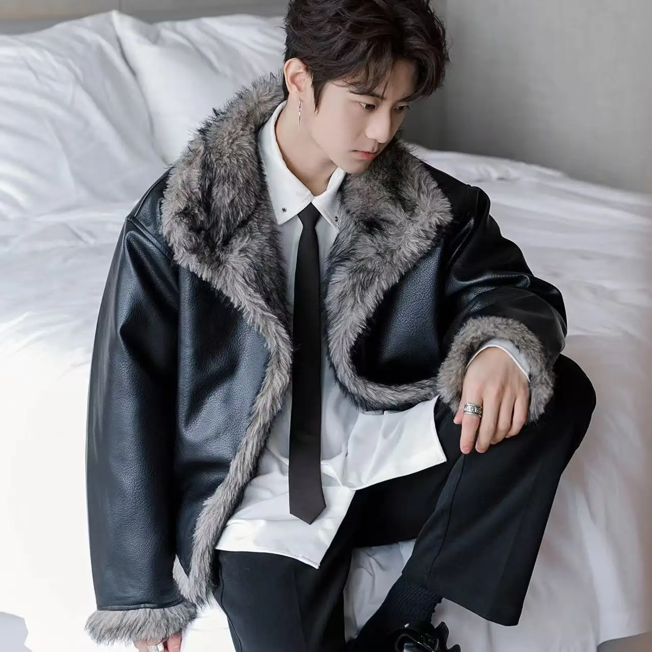 Trendy Cool PU Leather Coat Men's Wnter Thicken Velvet Overwear Motorbike Style Short Loose Warm Jacket Male Casual Overcoat