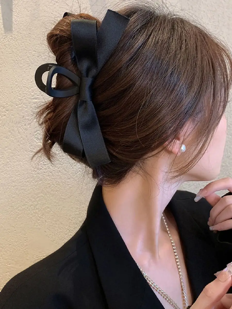 

Black Bowknot Plastic Hair Claw Clip For Women Cross Grip Design Daily Use Fashion Accessory