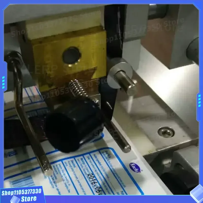 Automatic Square Bottle Labeling Machine High Precision Sticker Applicator for Glass Plastic Containers Industrial Packaging