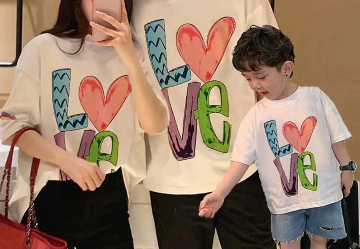 

2026 Cotton Love Printed Couple T-shirt for Adults, Children, Families, and Parents Summer Fashion Loose Casual Short Sleeves