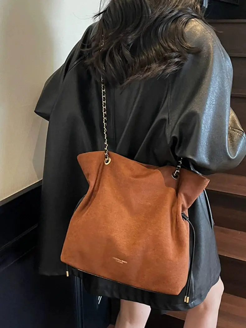 

Korean Version of High-end Texture Simple Versatile Shoulder Handbag Women's Autumn New Tote Bag Fashionable Commuting Exquisite