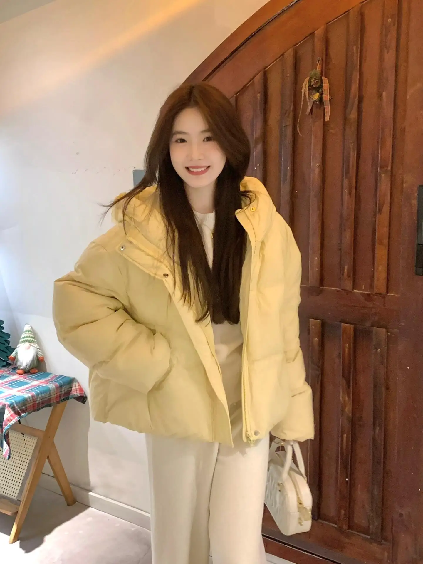 

Теплая утолщенная хлопковая куртка с капюшоном для женщин, зимнее пальто в городском стиле, модная белая утепленная хлопковая одежда